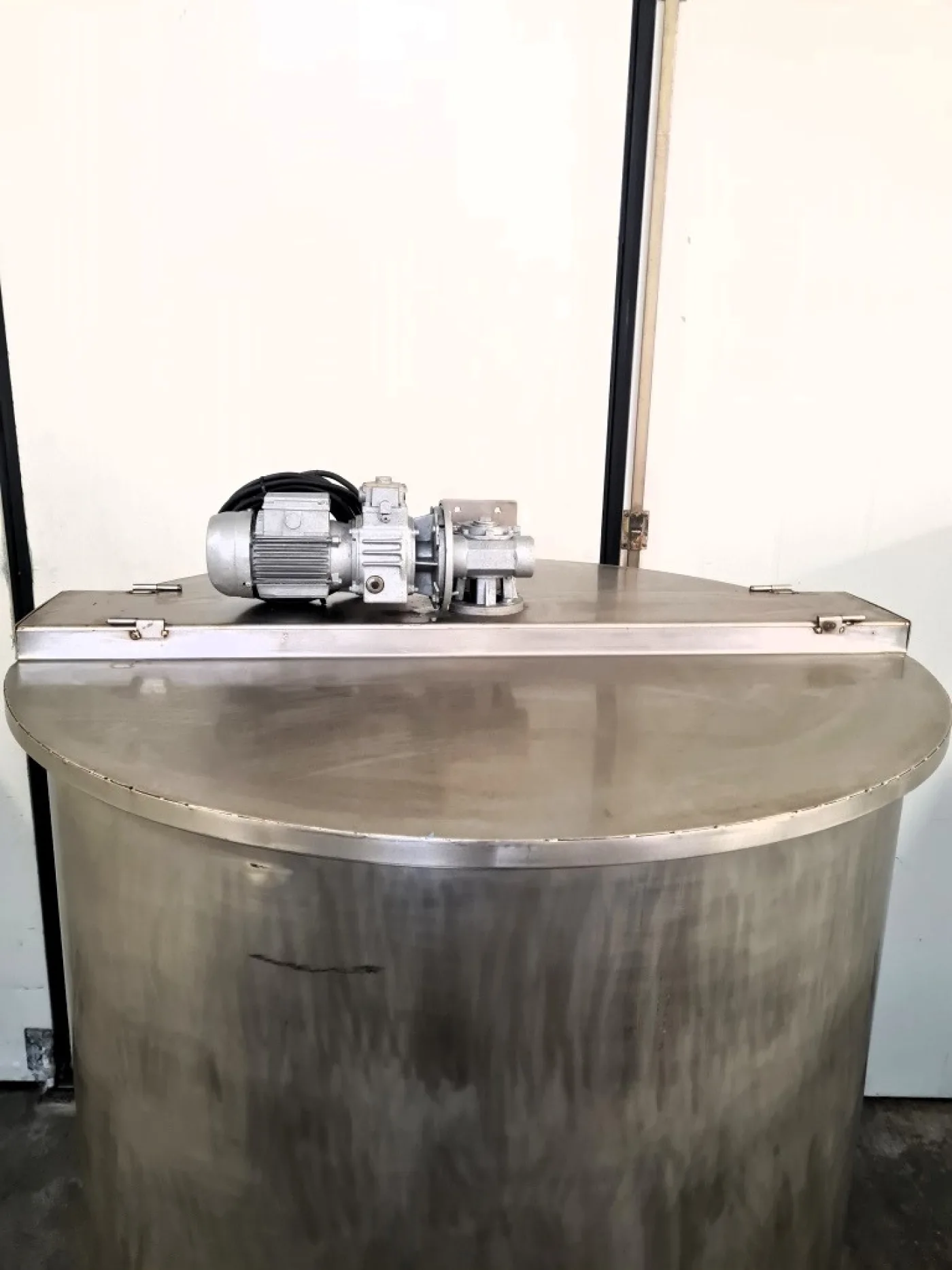 DISSOLUTORE CARRELLATO – MOD. 1500 LT - 3
