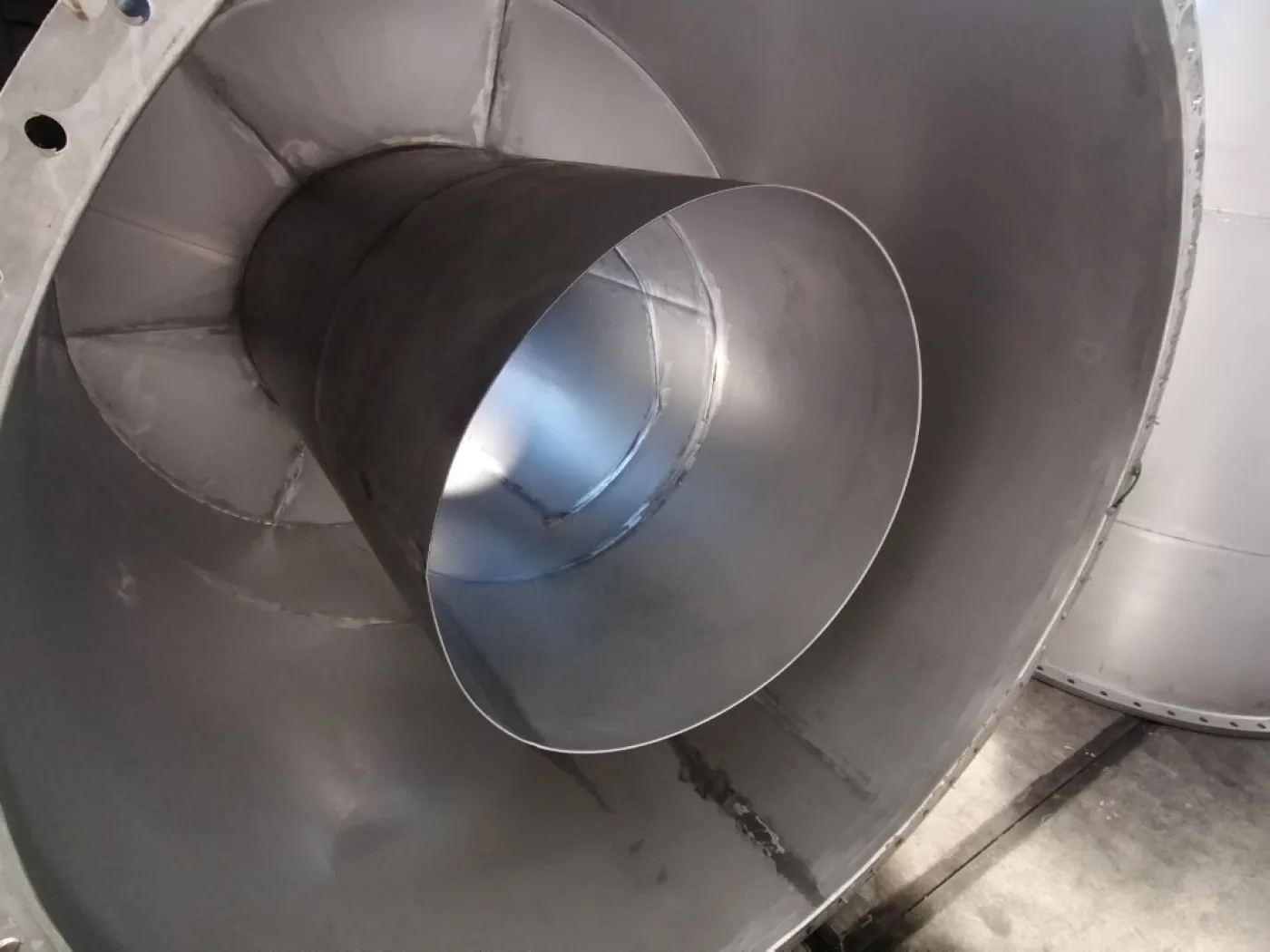 Hosokawa Alpine LGM-20 (Long Gap Mill) - Fine Impact Mill - 2