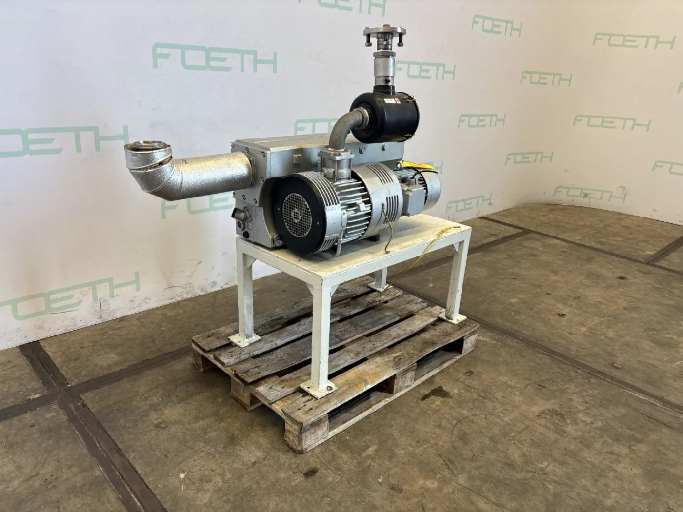 Busch RA 0205 D 50 l QLXX - Vacuum pump - 1