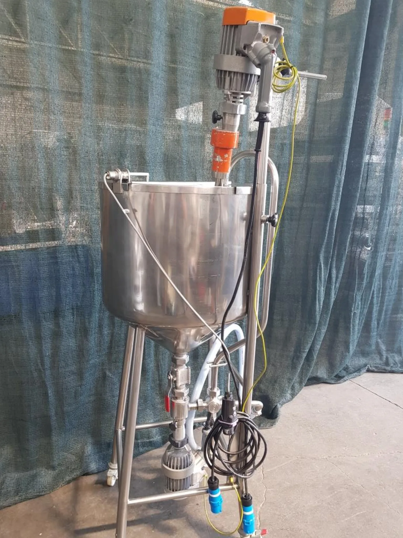 DISSOLUTORE CON POMPA DI RILANCIO – MOD. 150 L - 2