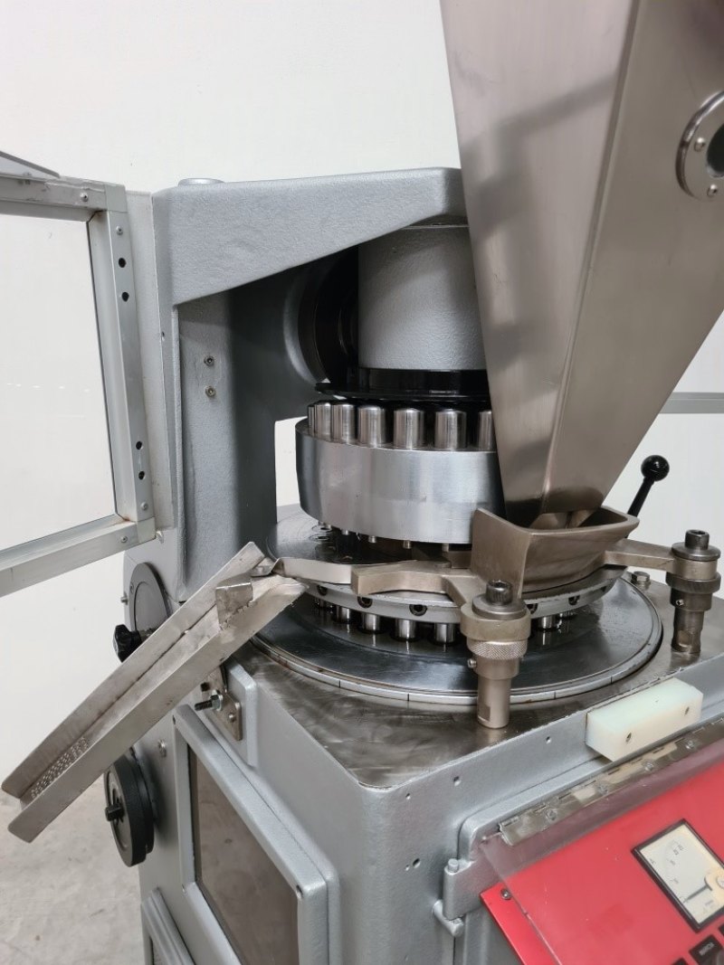 COMPRIMITRICE ROTATIVA – RONCHI – Mod. AR 18/23