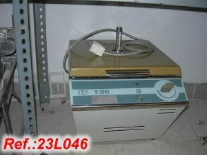 CENTRÍFUGA "MLW" T30 DE LABORATORIO