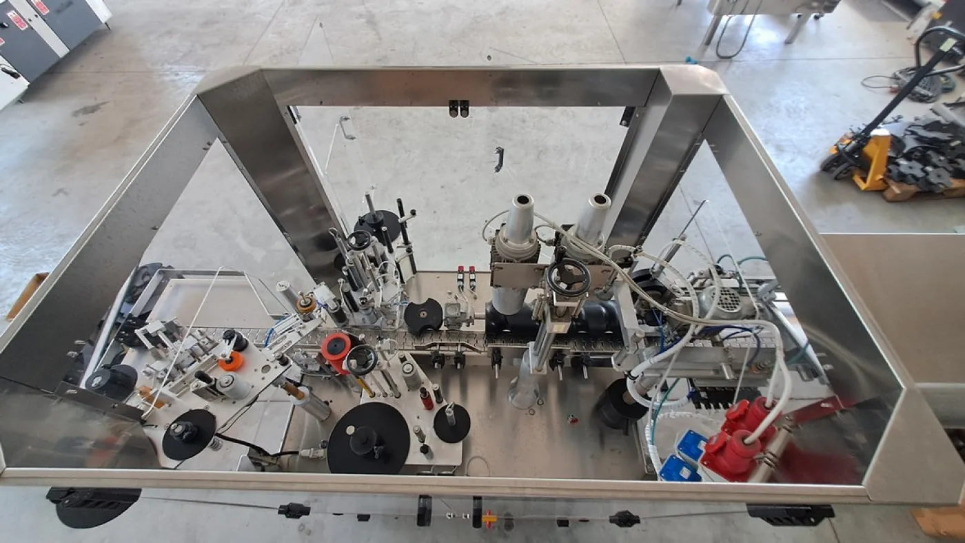 OMB THREE-STATION ADHESIVE LABELLING MACHINE WITH CAPSULE DISTRIBUTOR, SECOND-HAND MACHINE - 5