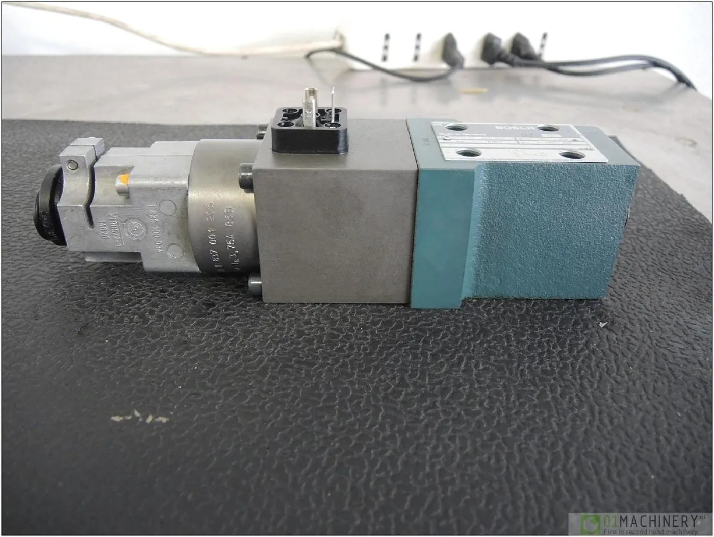 2000 BOSCH 0811402003 AI2234 - 3