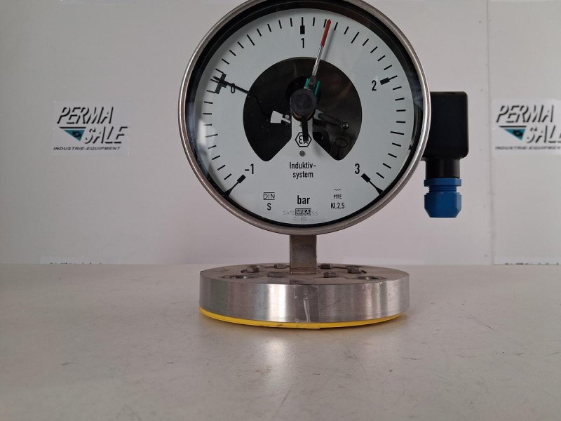 WIKA NG160 Pressure Gauge 0–3 bar with Inductive Contact