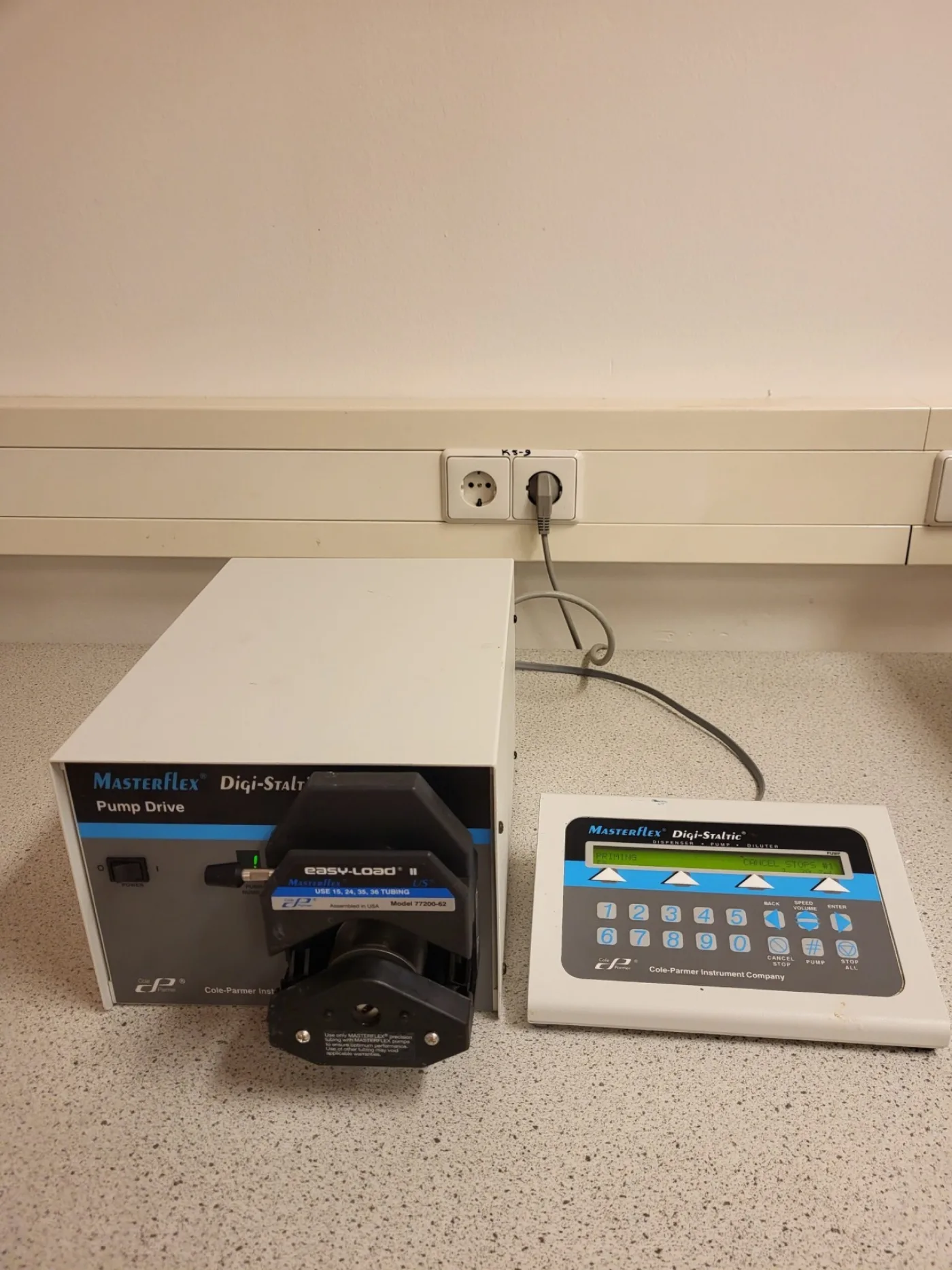 2552 - Used Masterflex peristaltic pump system with controller - 1