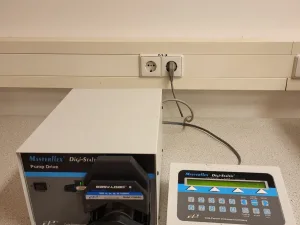 2552 - Used Masterflex peristaltic pump system with controller