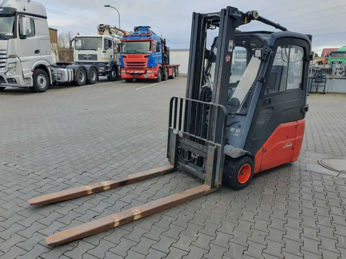 Linde E18 - 01 / Triplex: 4.50m! / SS / nur 5.672h! - 8