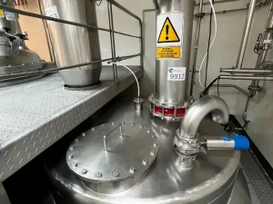 USED TANK FOR TRANSPORTATION OF SOLIDS