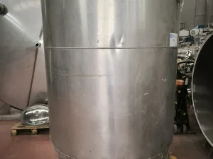 INSULATED STAINLESS STEEL TANK 1,000 LITERS WITH INTERNAL COIL