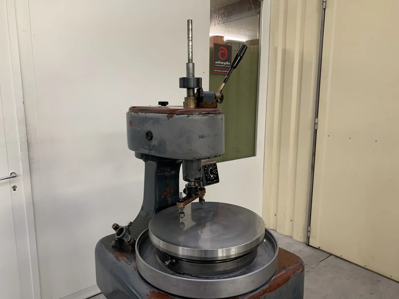 MACHINE A POLIR “LUTHY” - 2