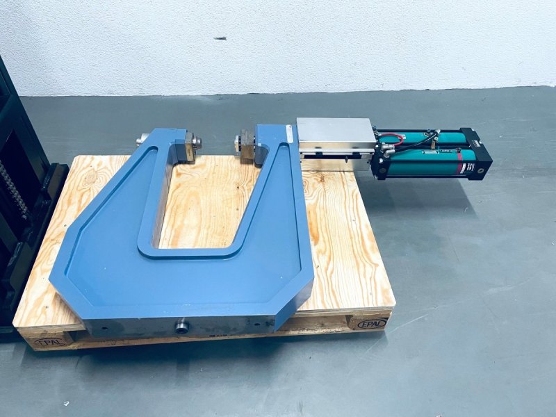 Tox Pressotechnik Stationäre hydropn. Clinchzange K08.00.150.05
