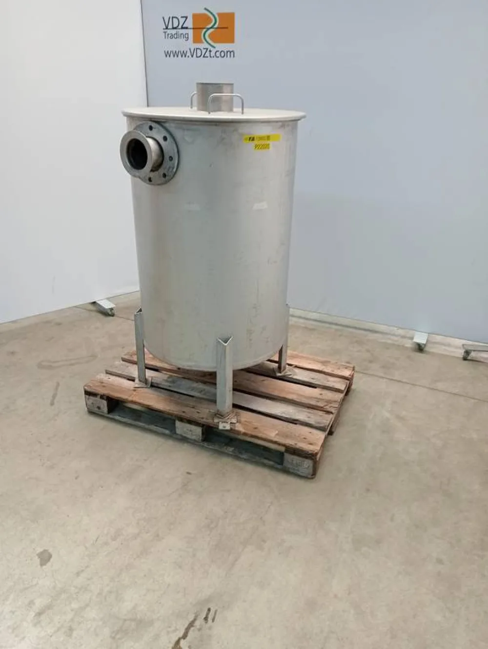 Air filter tank