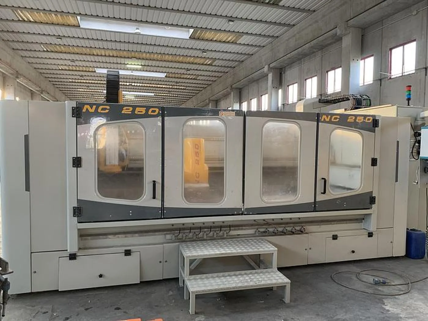 2004 BRETON CONTOURBRETON NC 250 - 5