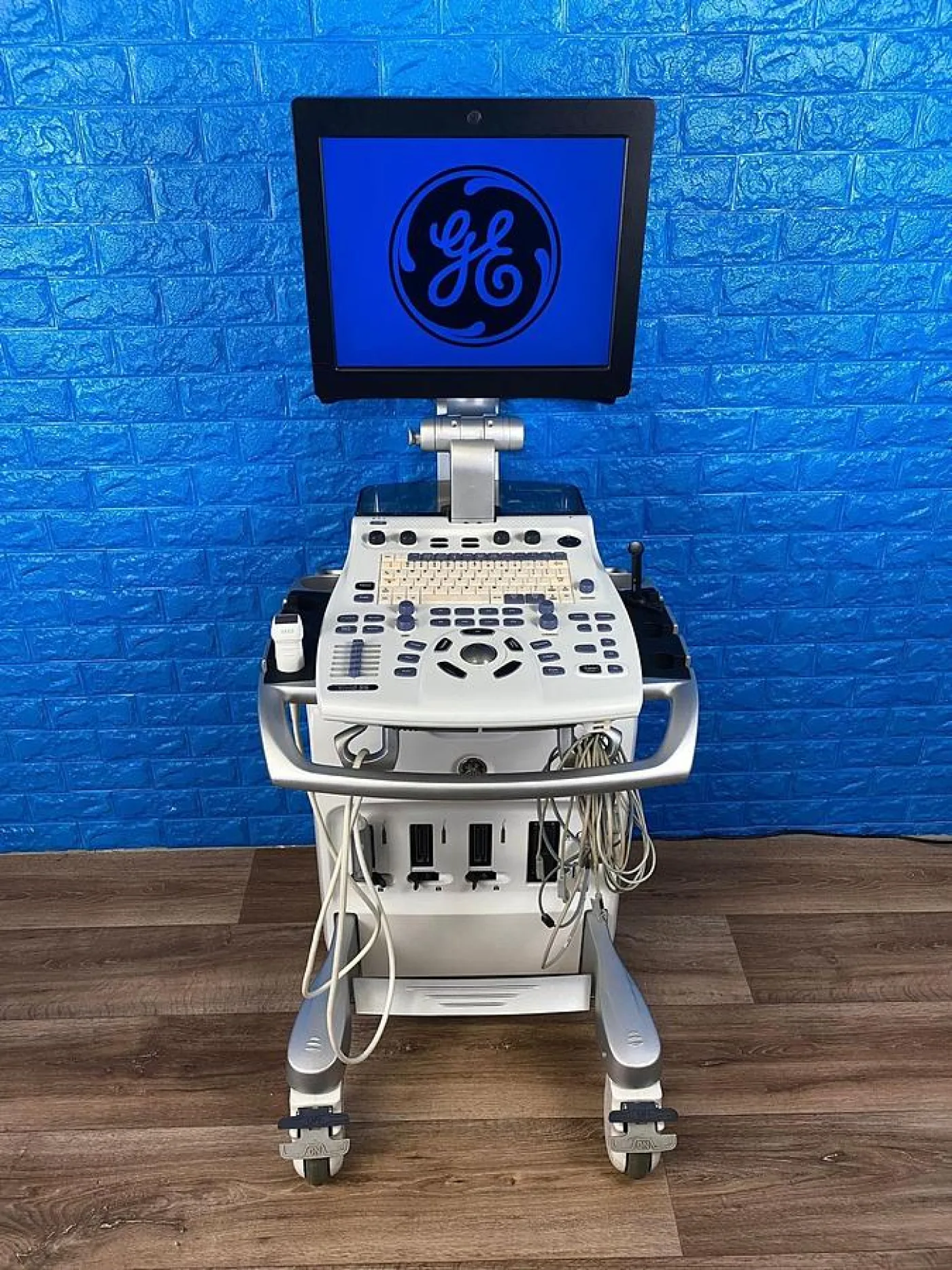 GE Vivid S6 Cardiovascular ultrasound system YOM: 2013 - 2