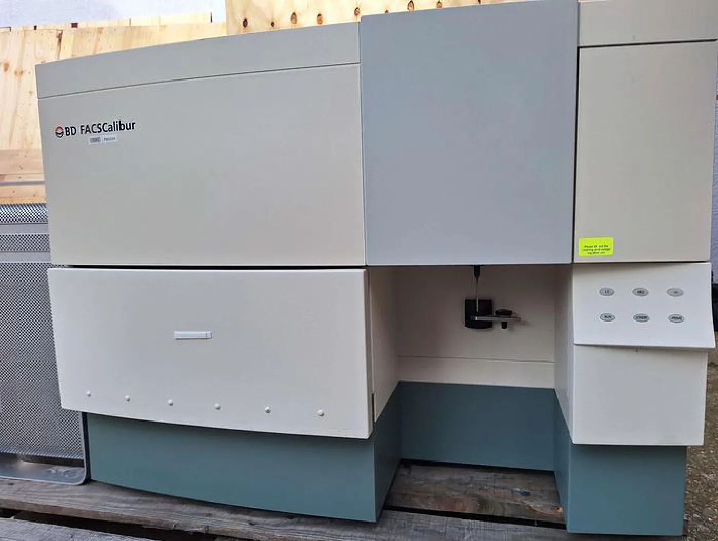 Becton Dickinson FACSCalibur Flow Cytometer - 1