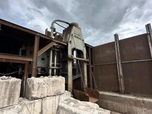 2016 Henschel CIB 1000 Scrap Shear