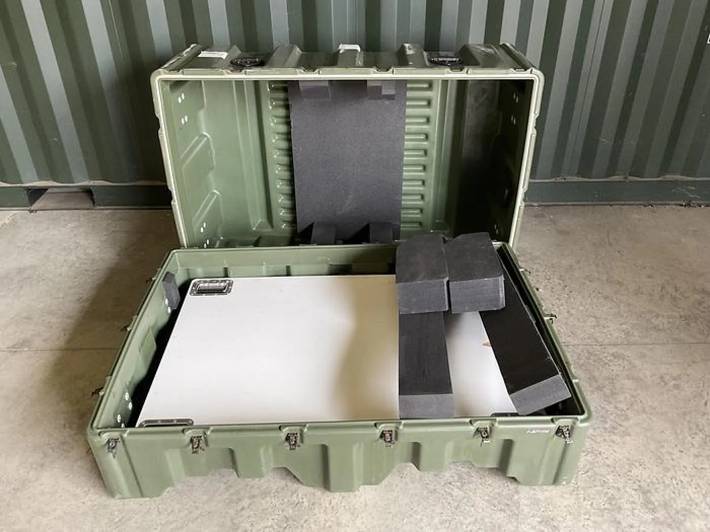 Hardigg Case 1350x950x810mm - 4