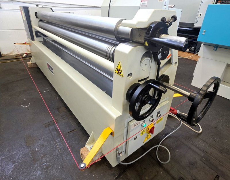 Motorische 3-Walzen Blechrundbiegemaschine IRM 2050 x 130