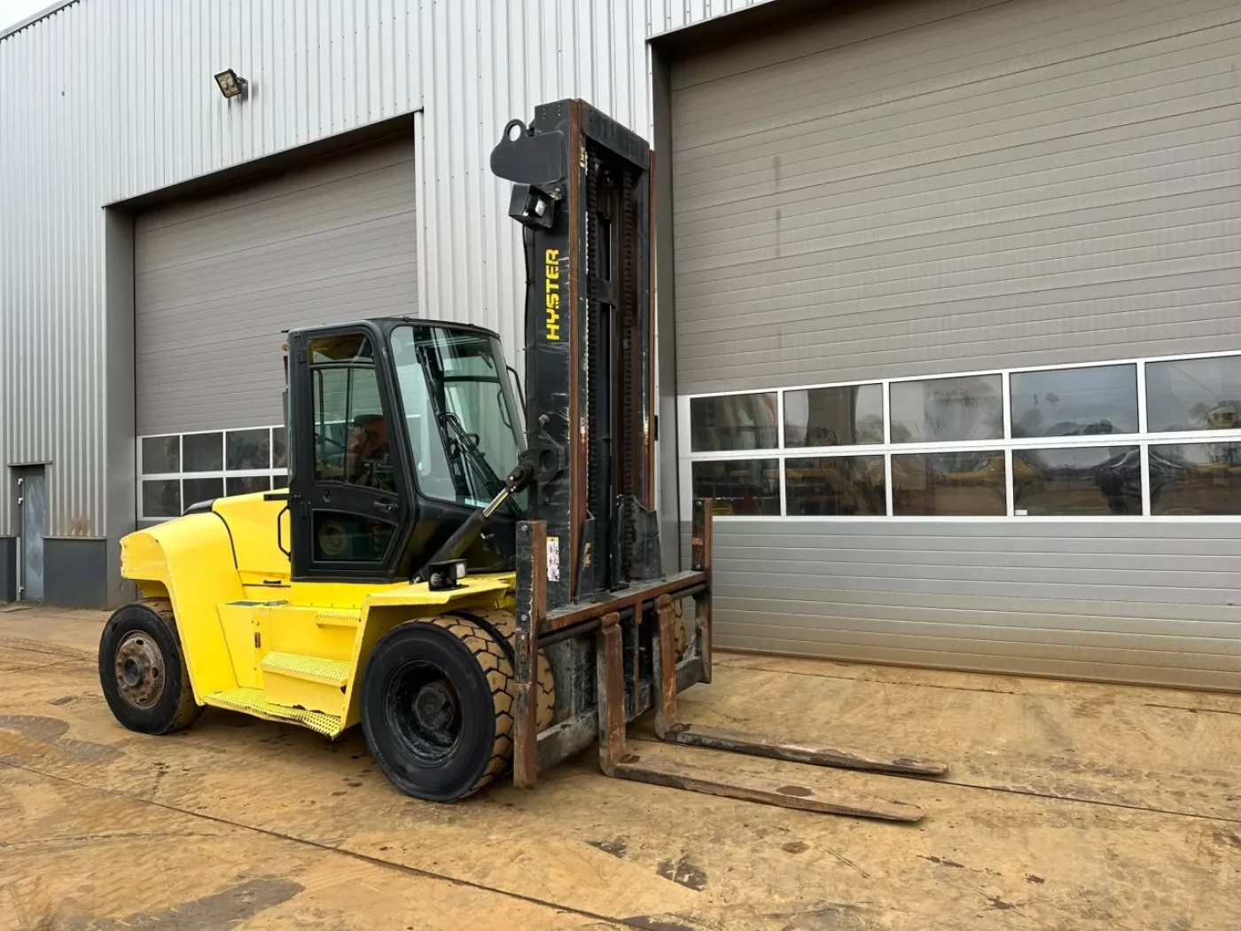 Hyster H12XM-6 - 6