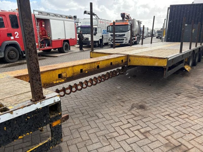 Broshuis PALFINGER 17502 PALFINGER 17502 5x + EXTENTABLE 3M + 3x AXLE STEERING + REMOTE + OWN ENGINE! CRANE 2009!