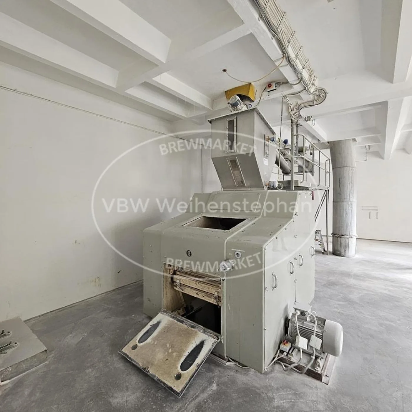 Six-roll crushing mill, including feed screw with conditioning - 5