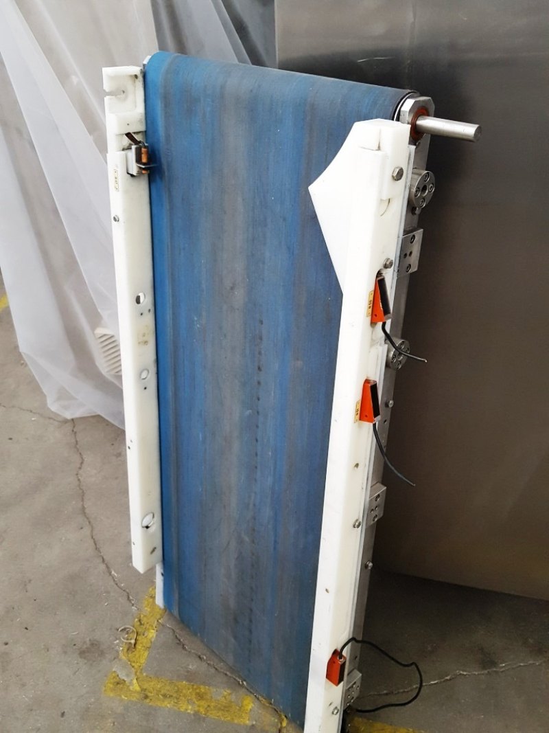 NASTRO TRASPORTATORE A TAPPETO IN ACCIAIO INOX