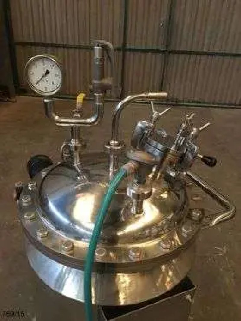 USED 100 LITRES STAINLESS STEEL TANK WITH JACKET