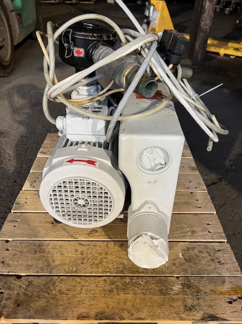 Leybold Vacuum Pump
