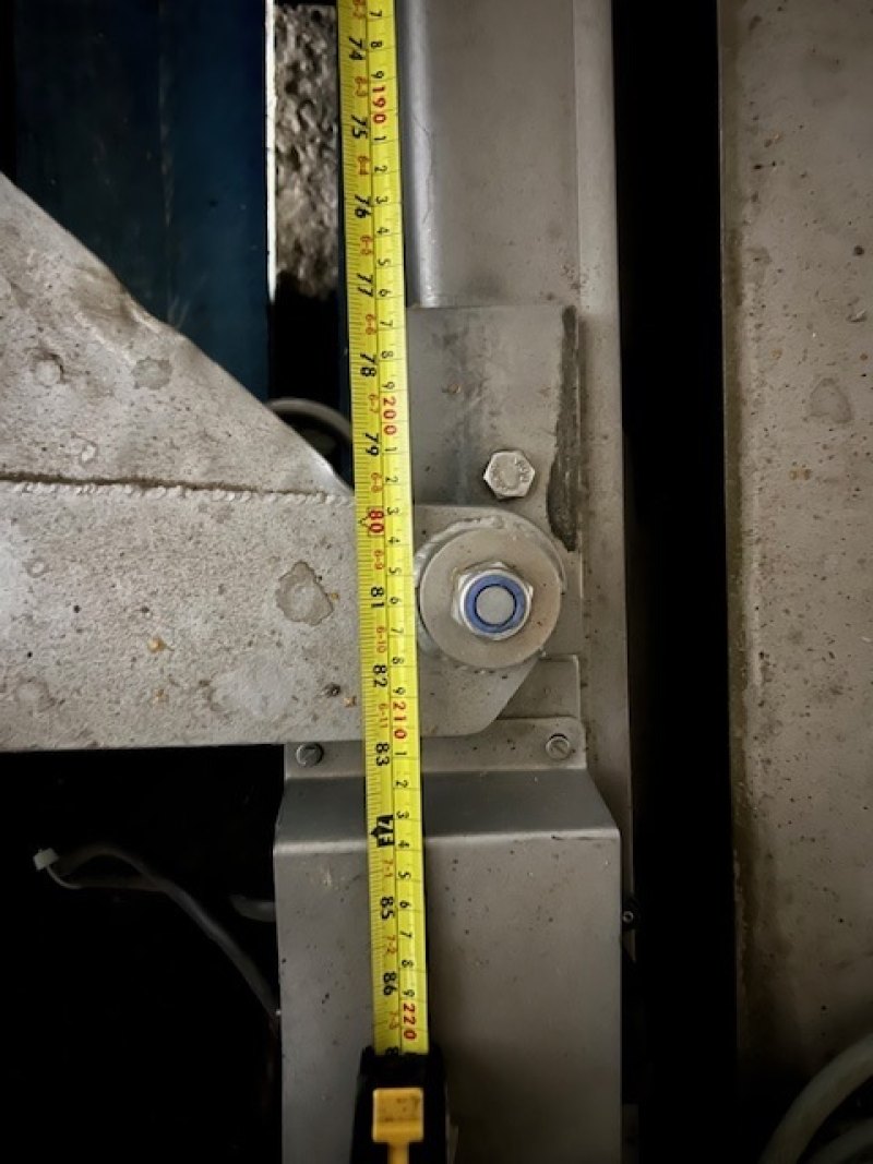 Tote Bin Hoist – Adjustable Height