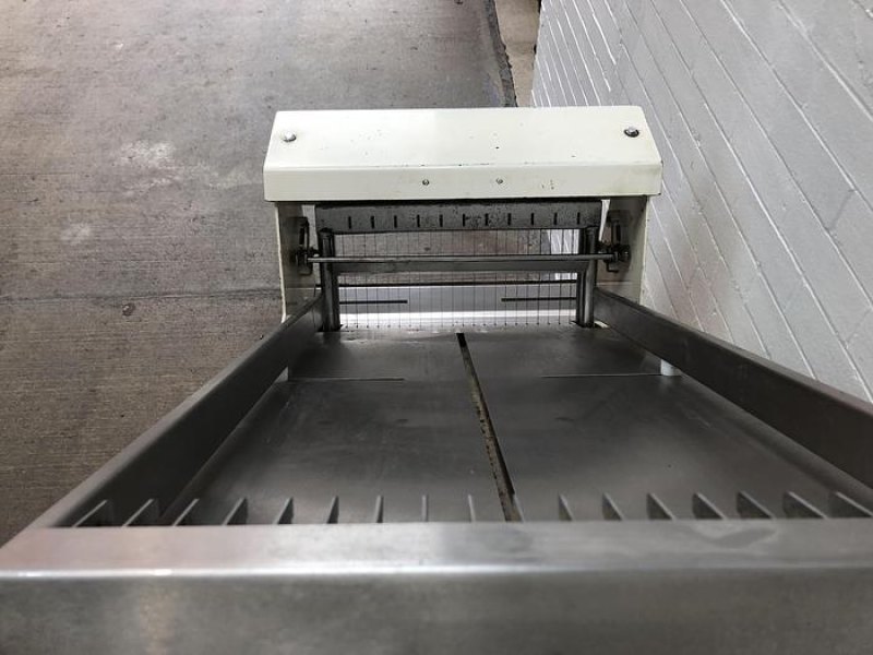 Delta DSR45/10, 20mm gravity feed bread slicer