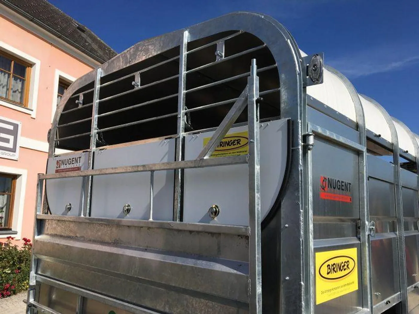 NUGENT Viehanhänger LH4318T SD hoch - im Zulauf - 5