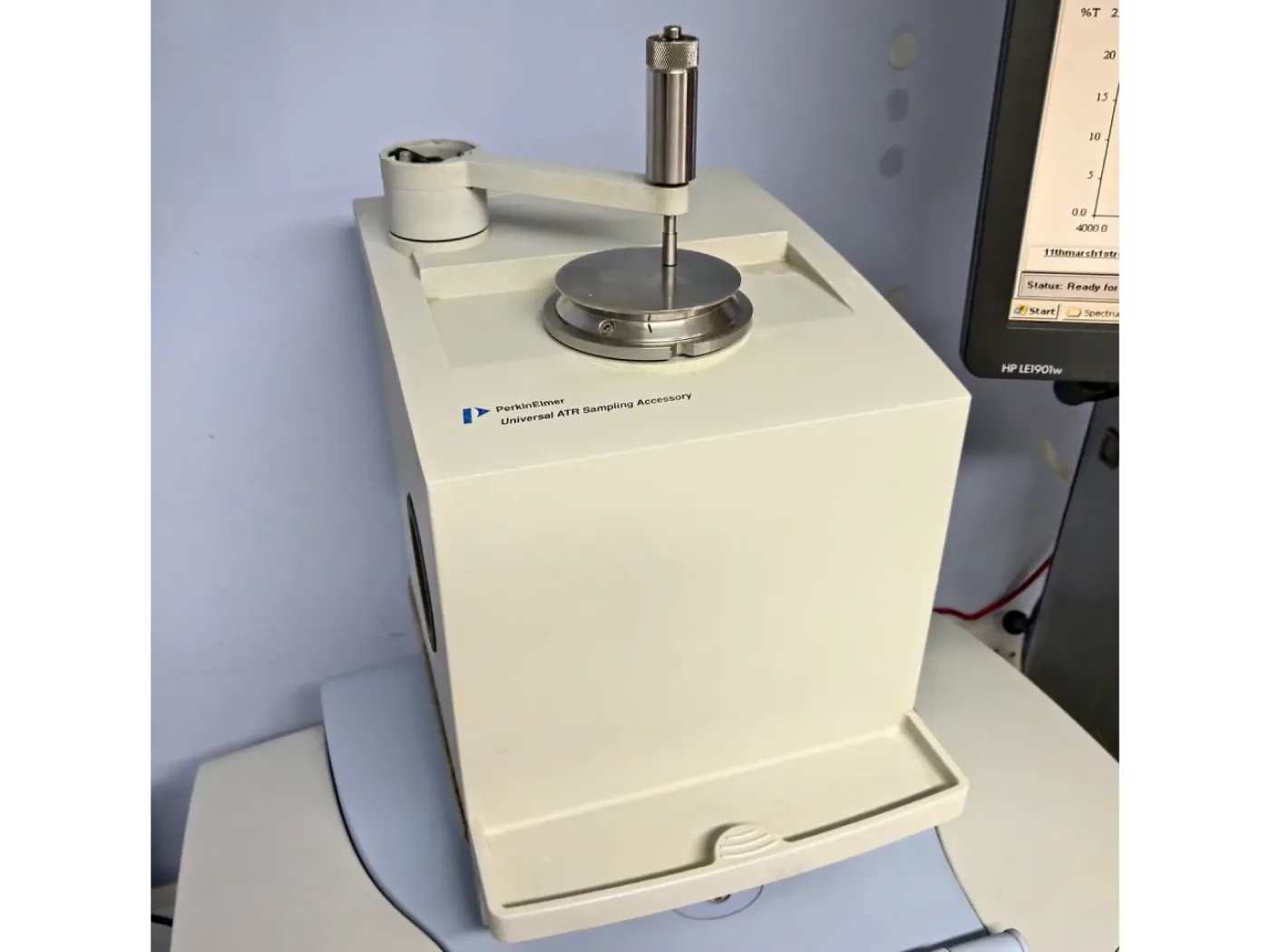 Perkin Elmer Spectrum 100 FTIR - 4