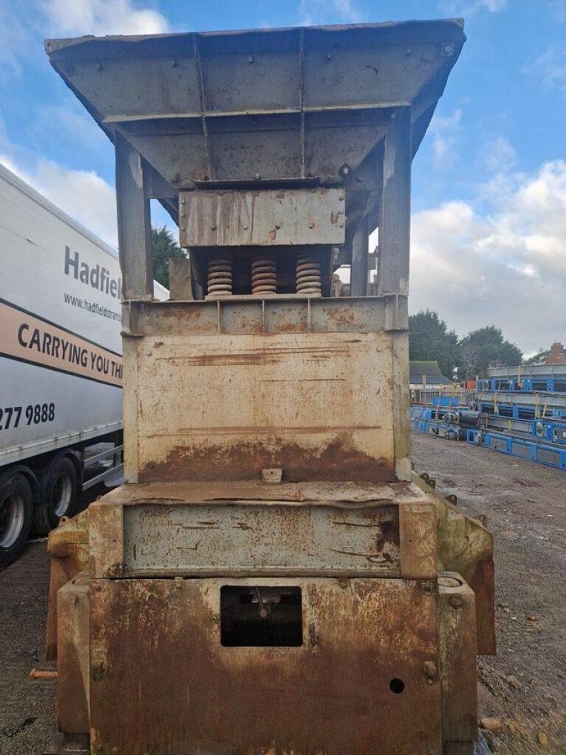 1997 Brown Lennox 30 x 18 Mobile City Crusher