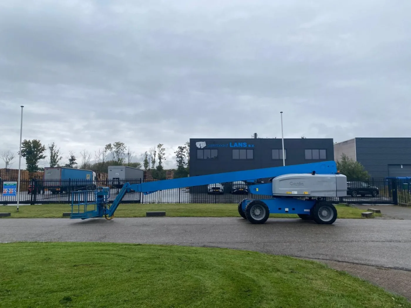Genie S-85 - 2