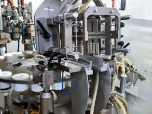 INTUBETTATRICE PER TUBETTI IN PLASTICA – UNIPAC ROMACO – MOD. UNIPAC 240