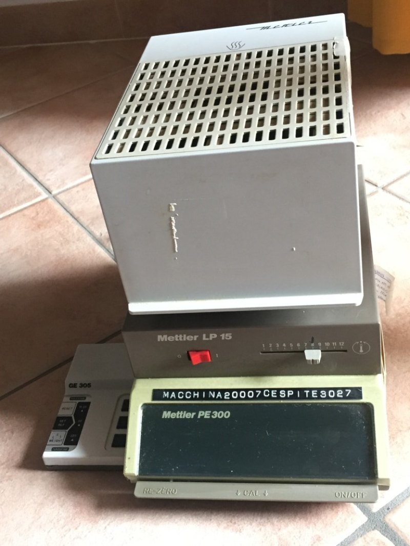 BILANCIA DA BANCO METTLER MOD. PE300 + PL15 ANALIZZATORE DI UMIDITÀ