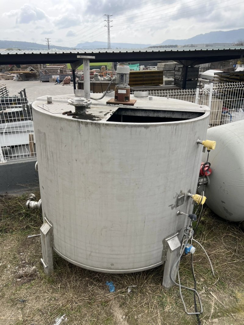 STAINLESS STEEL TANK 316 4200 LITERS WITH AGITATION AND INTERNAL COIL