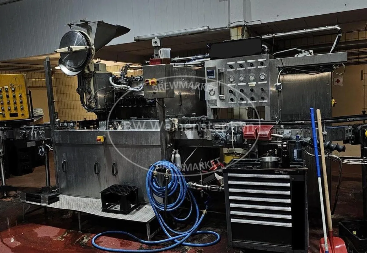 nonreturnable glass bottle filling line - 5