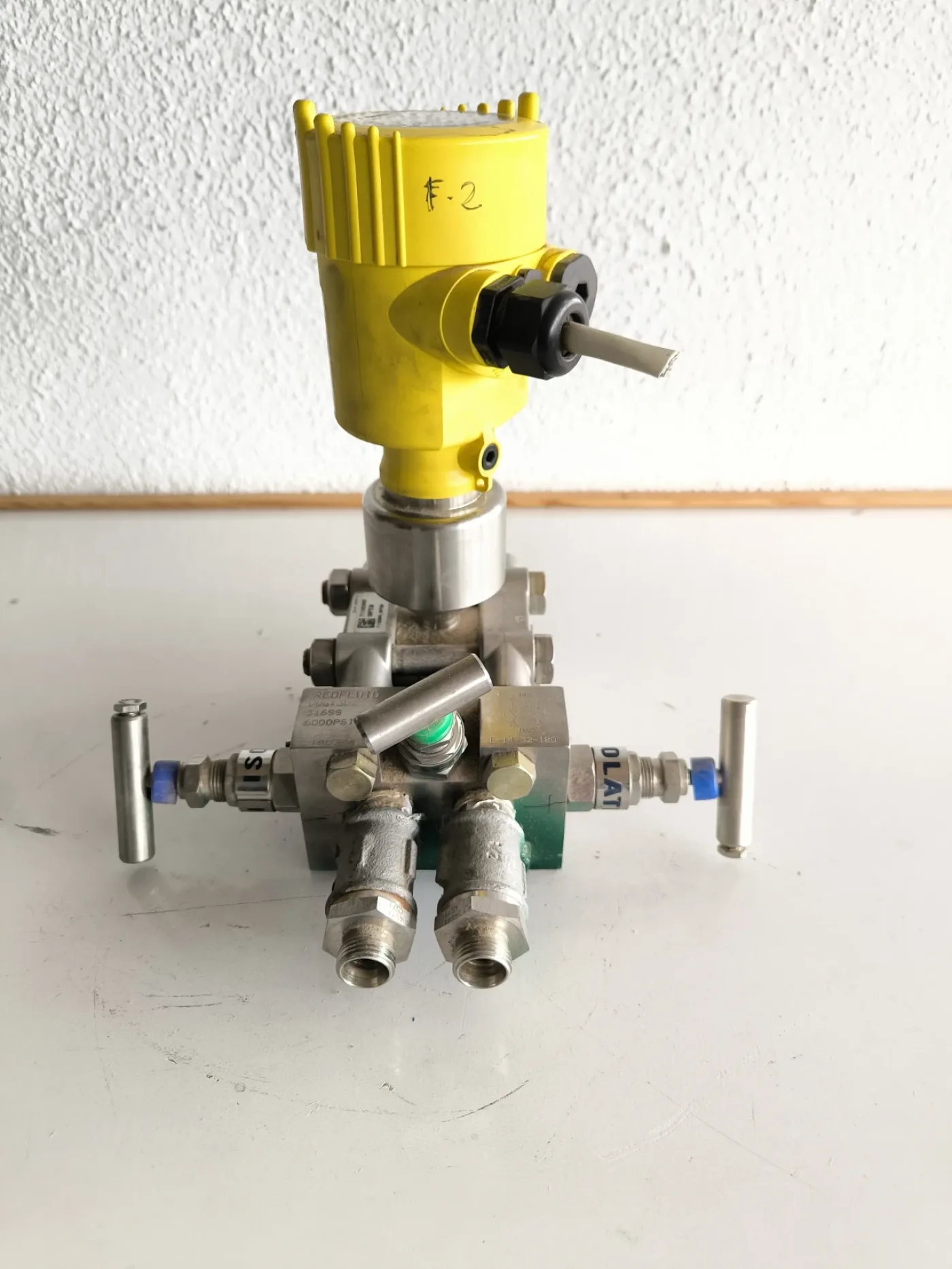 PRESSURE TRANSMITTER VEGA VEGADIF 65 - 2