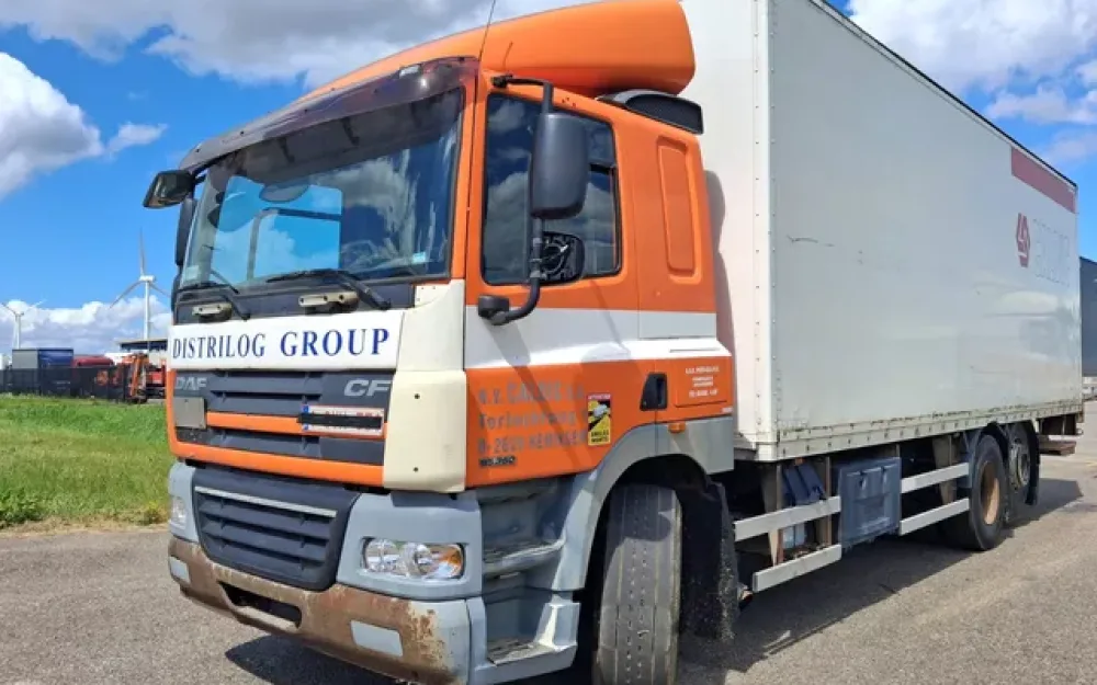 DAF CF 85.360 * 6x2 * Euro 4 * 1 x Bed