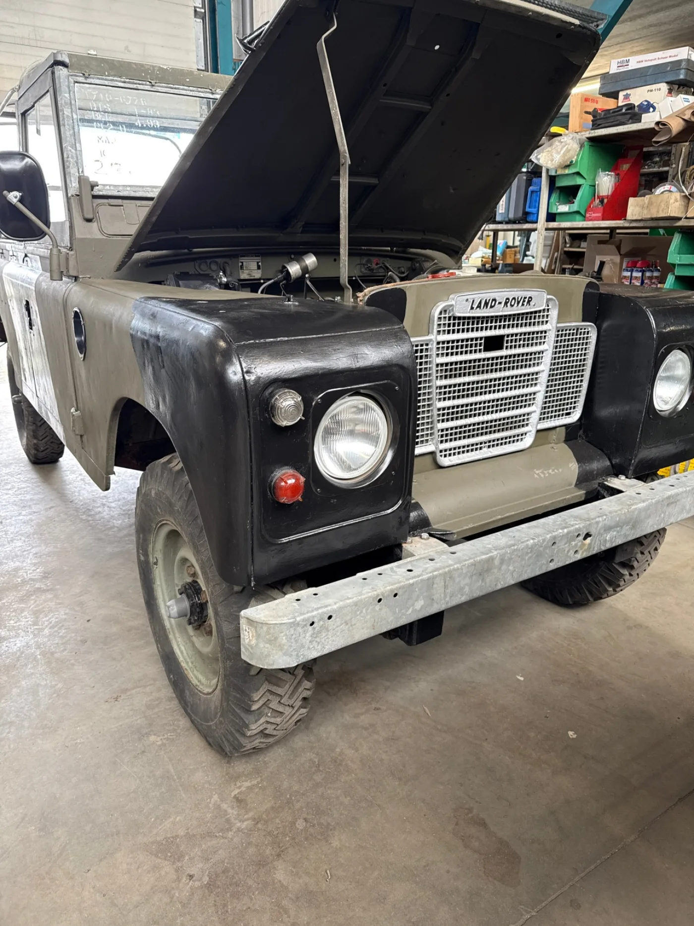 Land Rover 109 - 1983 Benzine Softtop LH - 1