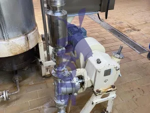 Kolben-Dosierpumpe LEWA - Type H-1 mit Druckmanometer.