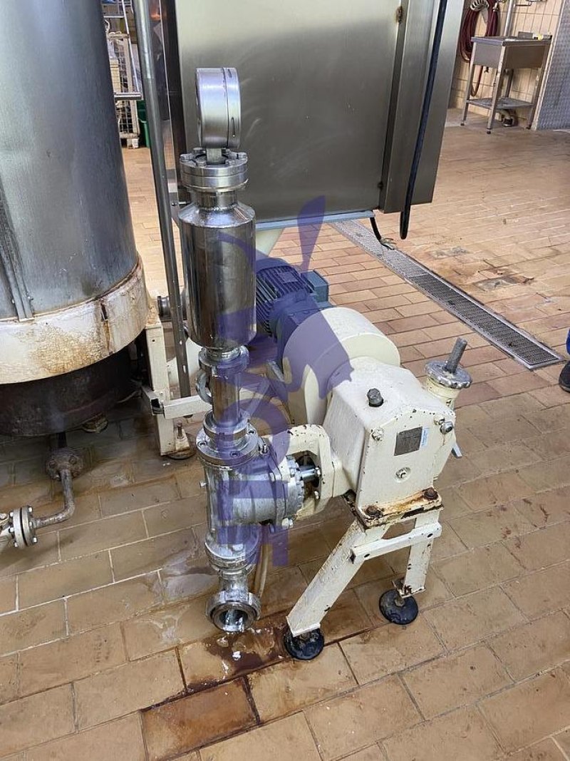 Kolben-Dosierpumpe LEWA - Type H-1 mit Druckmanometer.