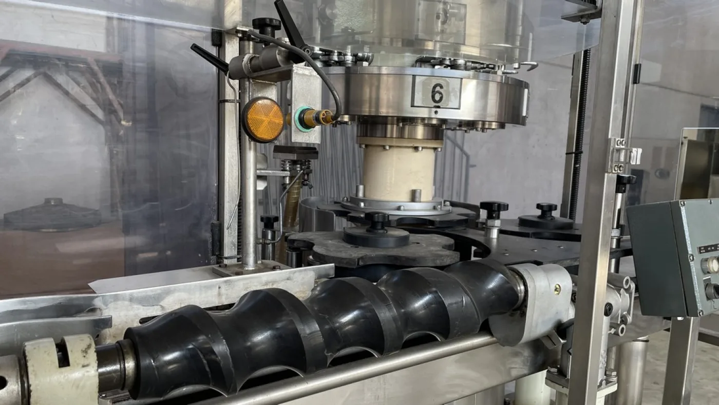 CORKING MACHINE BERTOLASO 6 HEADS FOR NATURAL CORK, MODEL DELTA 406S, SECOND-HAND MACHINE - 4