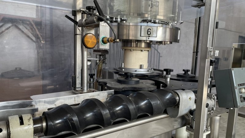 CORKING MACHINE BERTOLASO 6 HEADS FOR NATURAL CORK, MODEL DELTA 406S, SECOND-HAND MACHINE