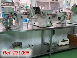 CONJUNTO "ERWEKA" DE DESARROLLO GALÉNICO CON MEZCLADOR DE DADO, TAMIZADORA, AMASADORA Y MEZCLADOR - BATIDORA PLANETARIA