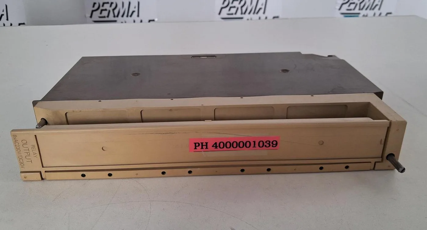 Siemens SIMATIC S5 6ES5 458-7LB11 Digital Output Module - 8