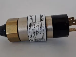 United Electric Controls 10-B11 Pressure Switch