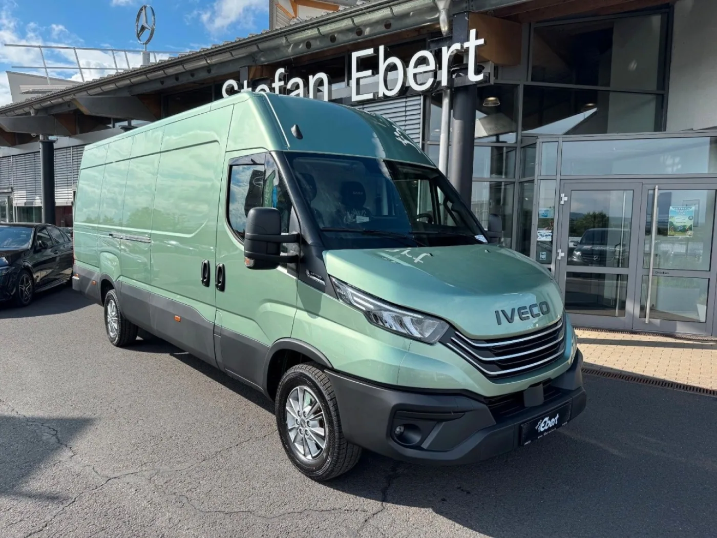 Iveco Daily 35S18 HA8 3.0L *R4.100mm*Automatik*AHK*LED - 1